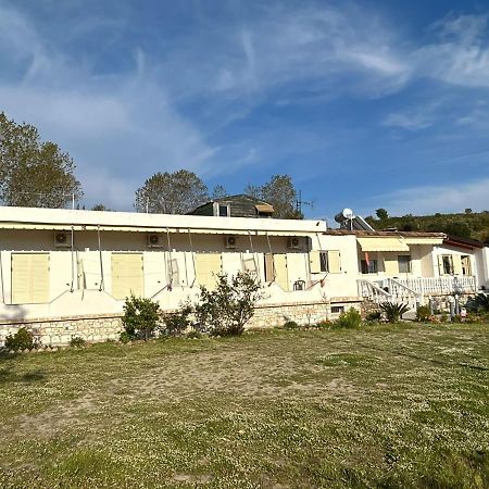 Hotel Vila Andi Zverneci Екстериор снимка