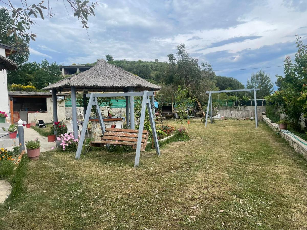 Hotel Vila Andi Zverneci Екстериор снимка