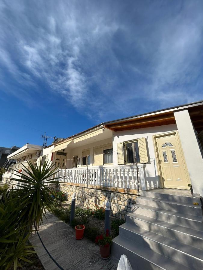 Hotel Vila Andi Zverneci Екстериор снимка