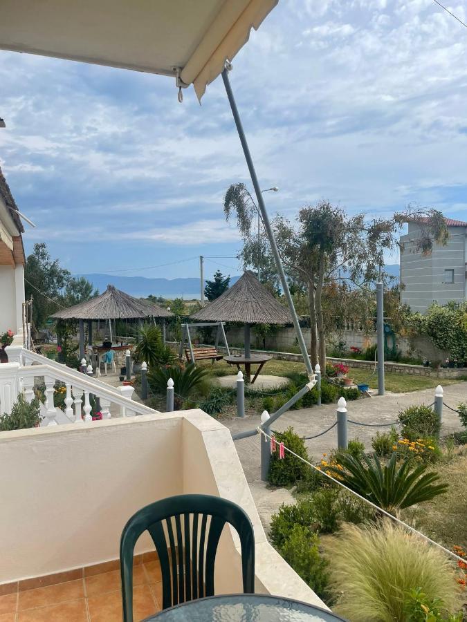Hotel Vila Andi Zverneci Екстериор снимка