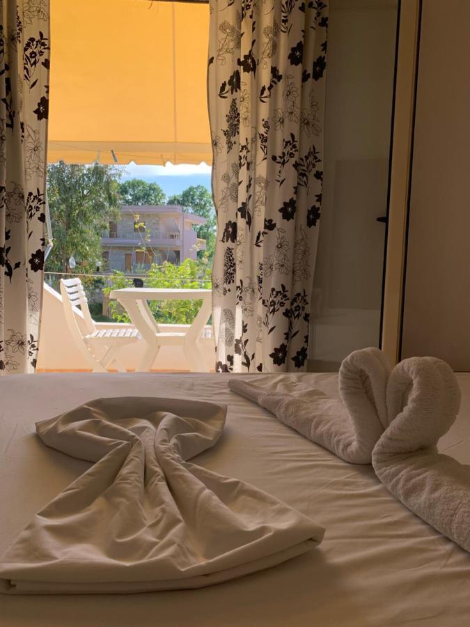 Hotel Vila Andi Zverneci Екстериор снимка