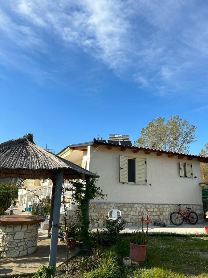 Hotel Vila Andi Zverneci Екстериор снимка