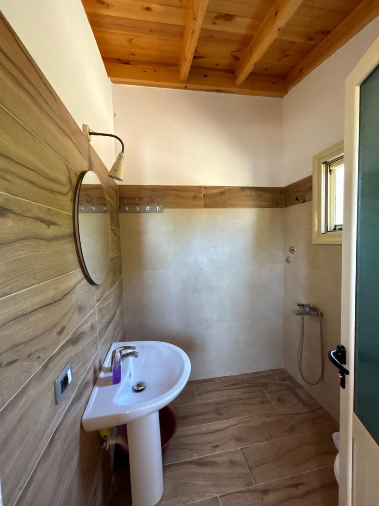 Hotel Vila Andi Zverneci Екстериор снимка