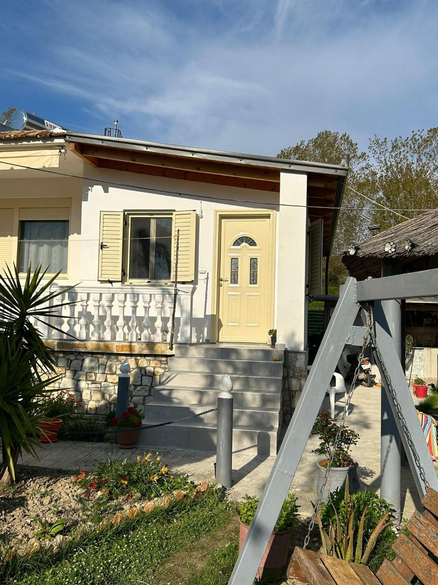 Hotel Vila Andi Zverneci Екстериор снимка