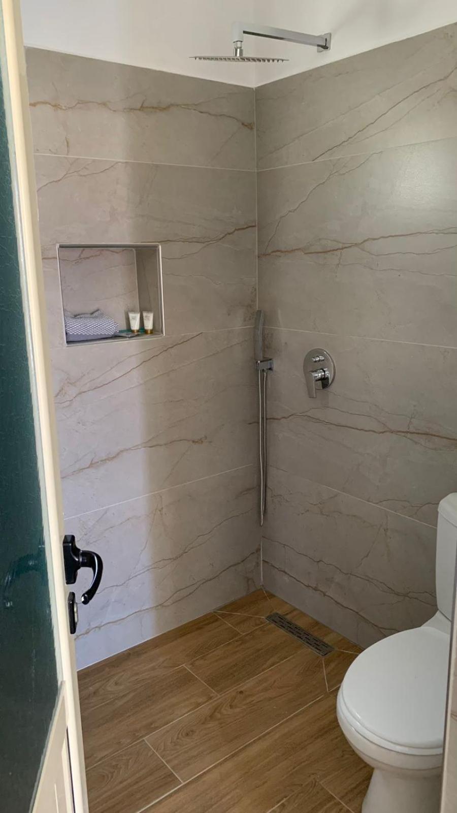 Hotel Vila Andi Zverneci Екстериор снимка