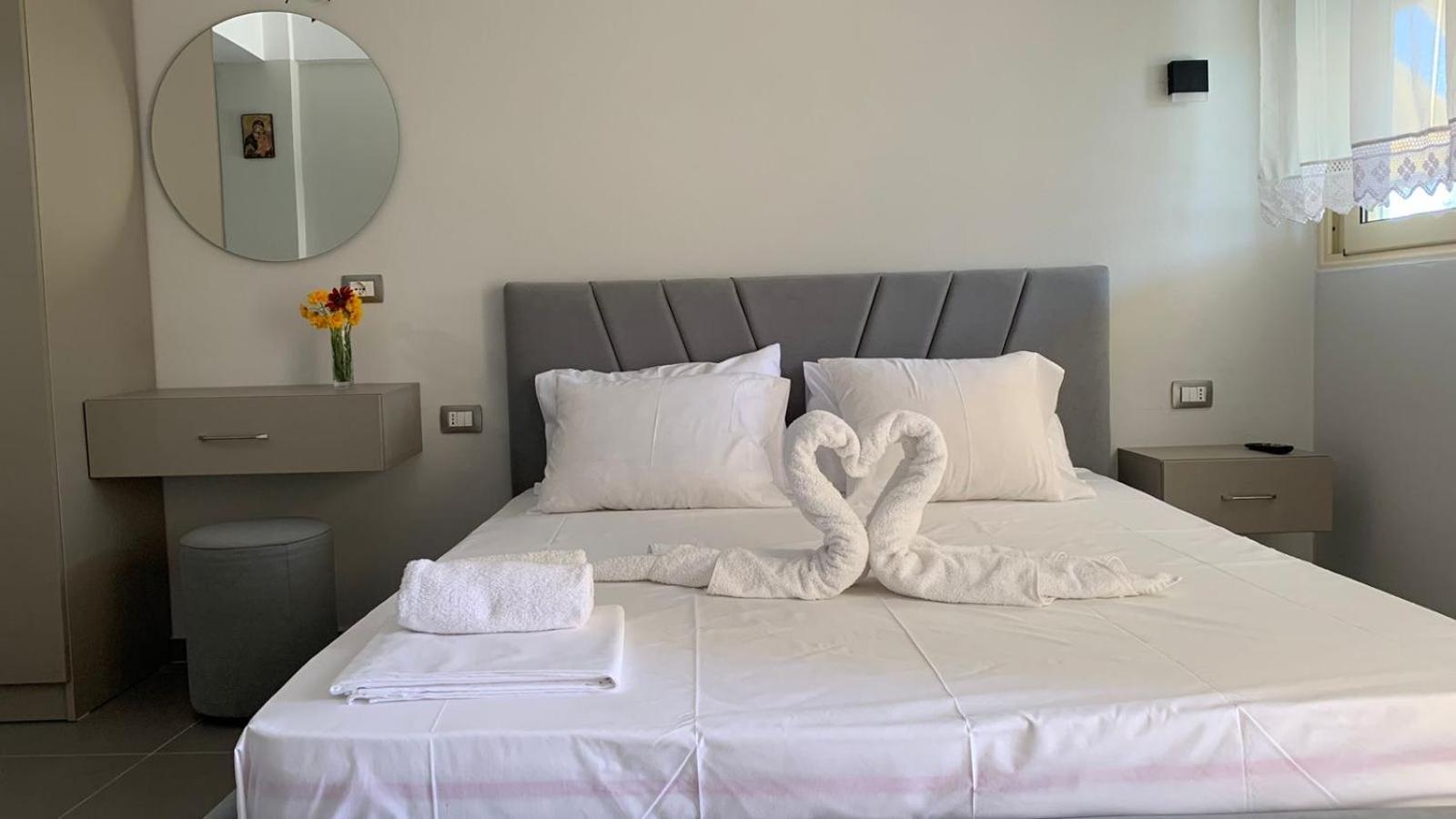 Hotel Vila Andi Zverneci Екстериор снимка